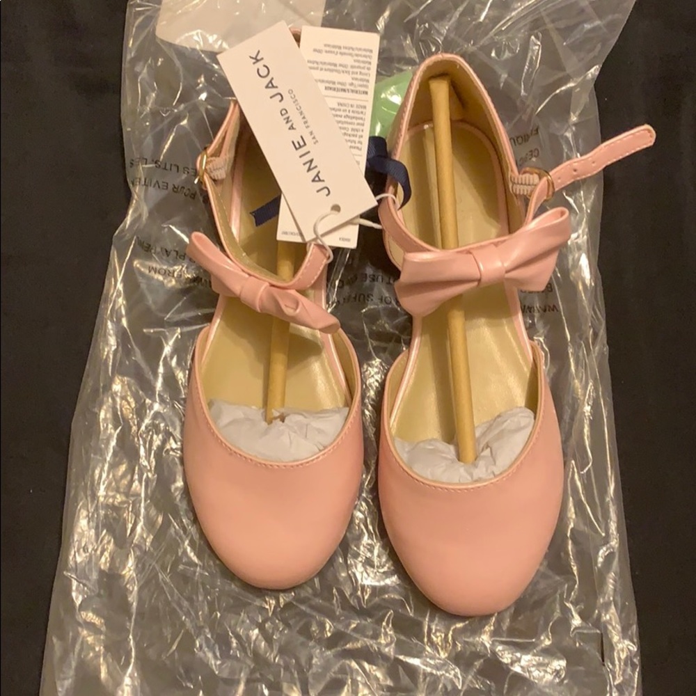 Girl’s shoes